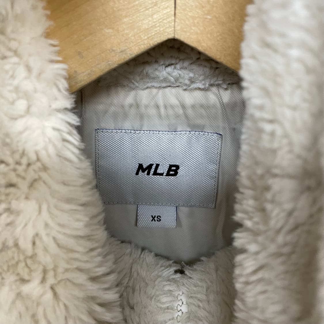 MLB 스탠드넥 양키즈 빅 로고 퍼 후리스 자켓 상품이미지6