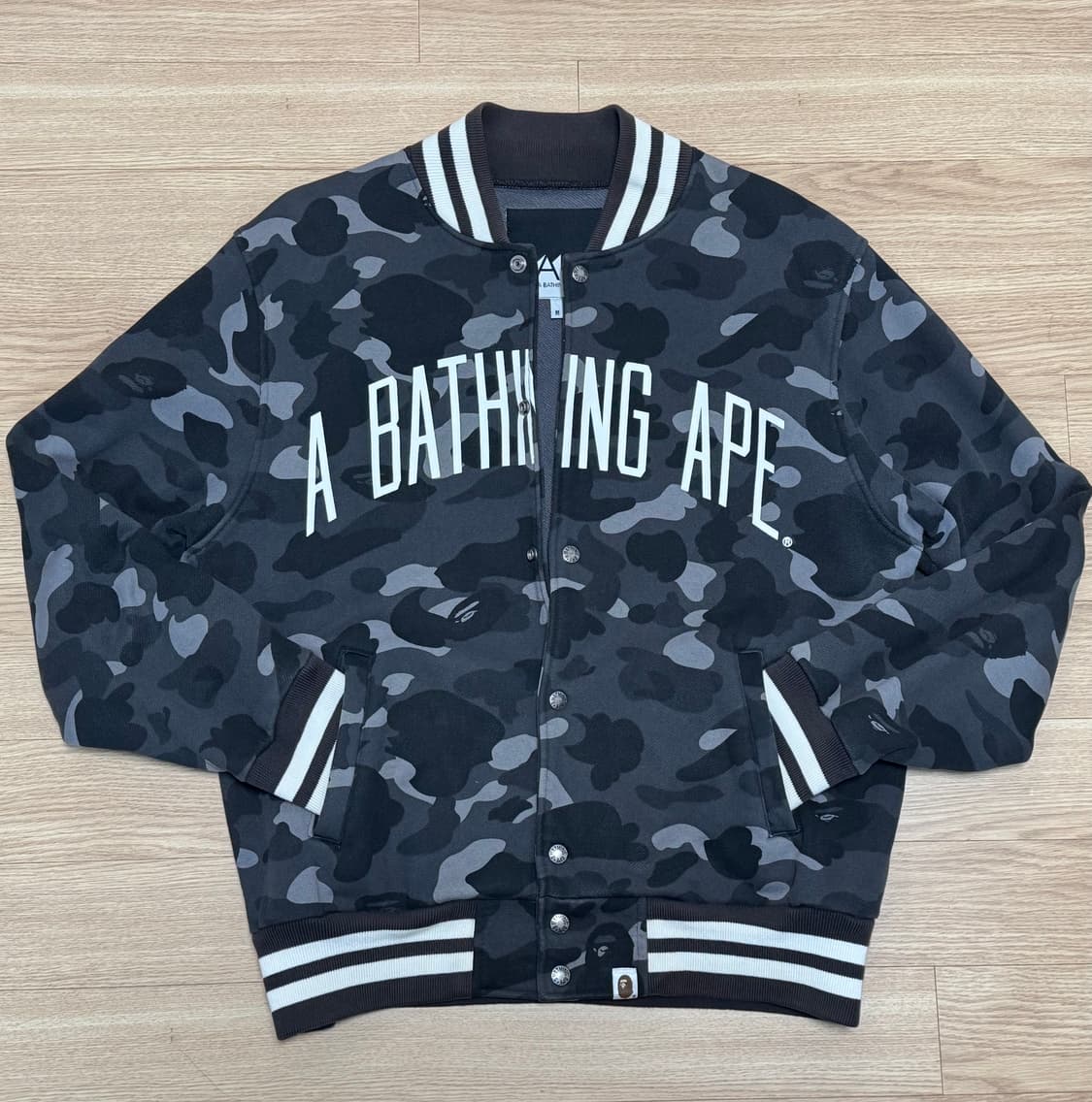 베이프 바시티 자켓 상품이미지1