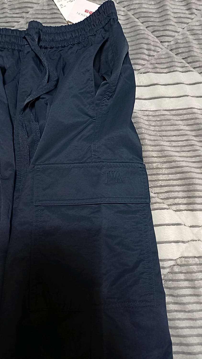 유니클로 JW앤더슨 와이드 나일론카고팬츠 S 기장95 상품이미지4