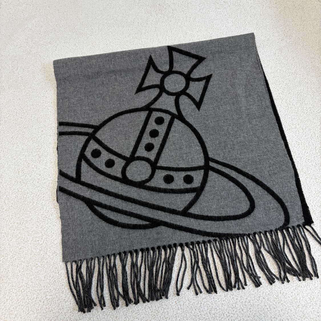 비비안웨스트우드 리버시블 머플러 블랙/그레이  상품이미지5