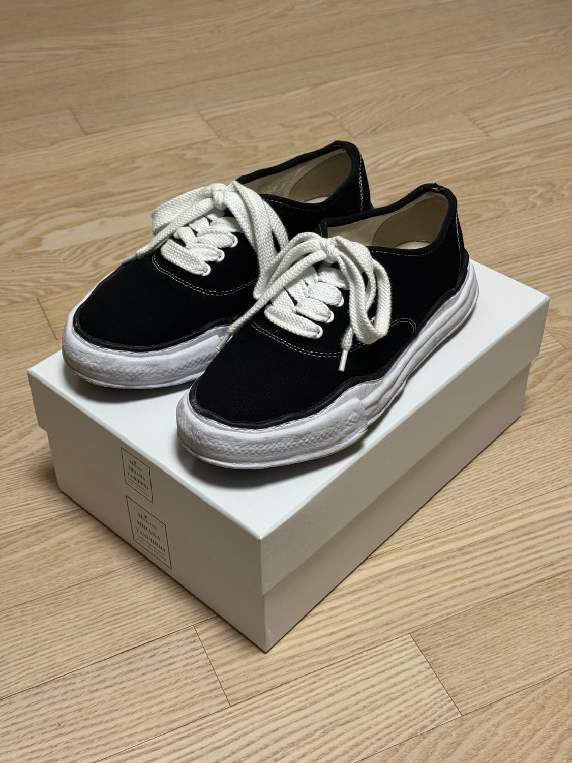 미하라야스히로 베이커 블랙 43사이즈 상품이미지1