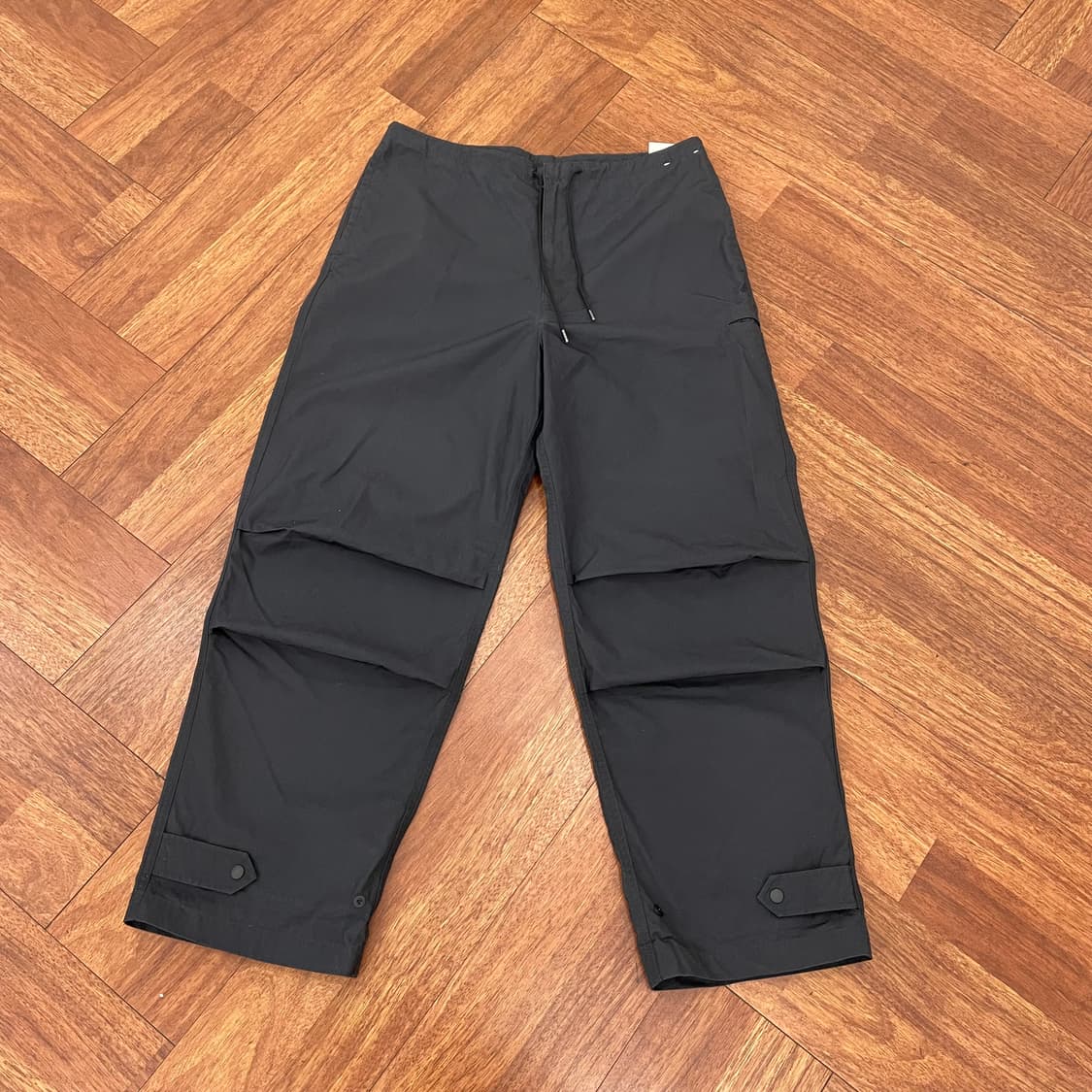 유니클로 U 와이드핏 파라슈트 팬츠 상품이미지2