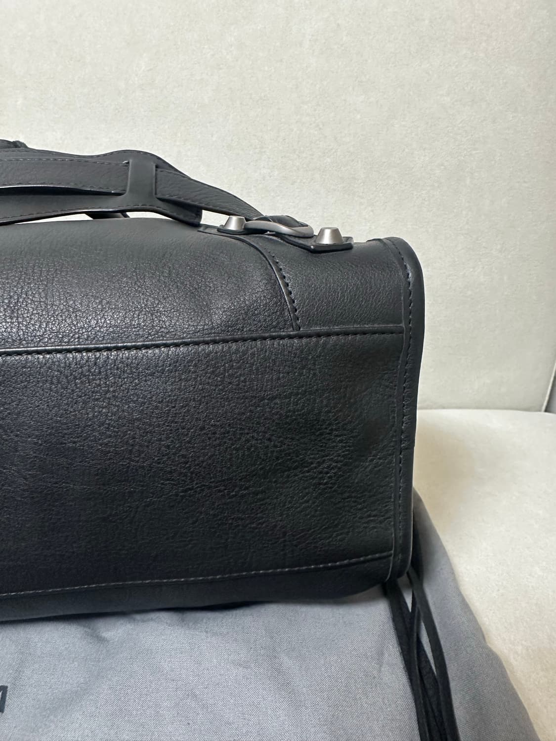 [S급 정품] 발렌시아가 시티 모터백 미디움 상품이미지5