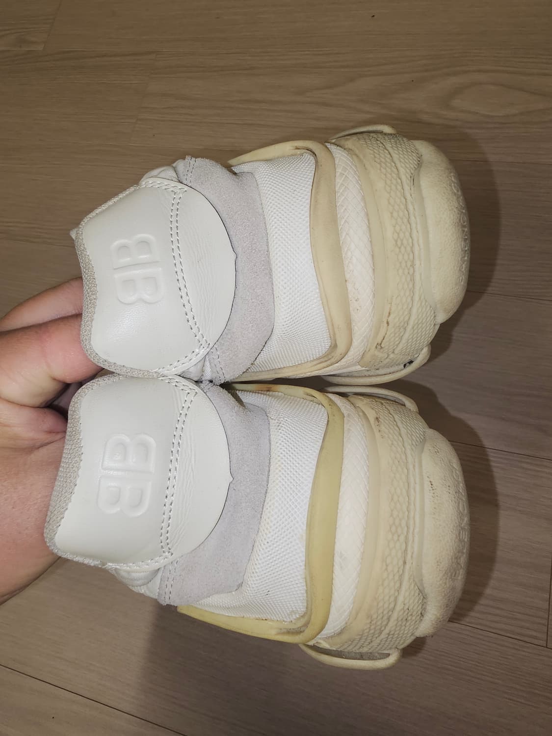 발렌시아가 트리플S 스니커즈 화이트 상품이미지2