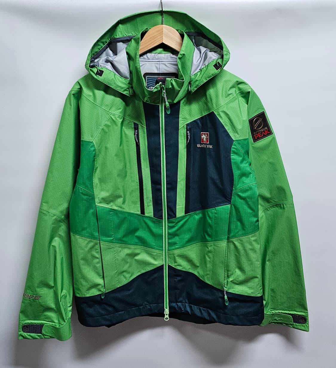 블랙야크 고어텍스 바람막이 그린 100 상품이미지1