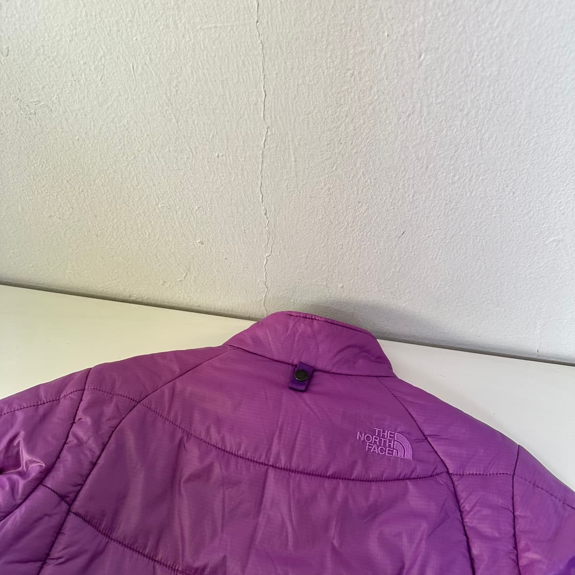 우먼M 노스페이스 퍼플핑크 밑단고무줄 EXCELLOFT 경량패딩점퍼 상품이미지7