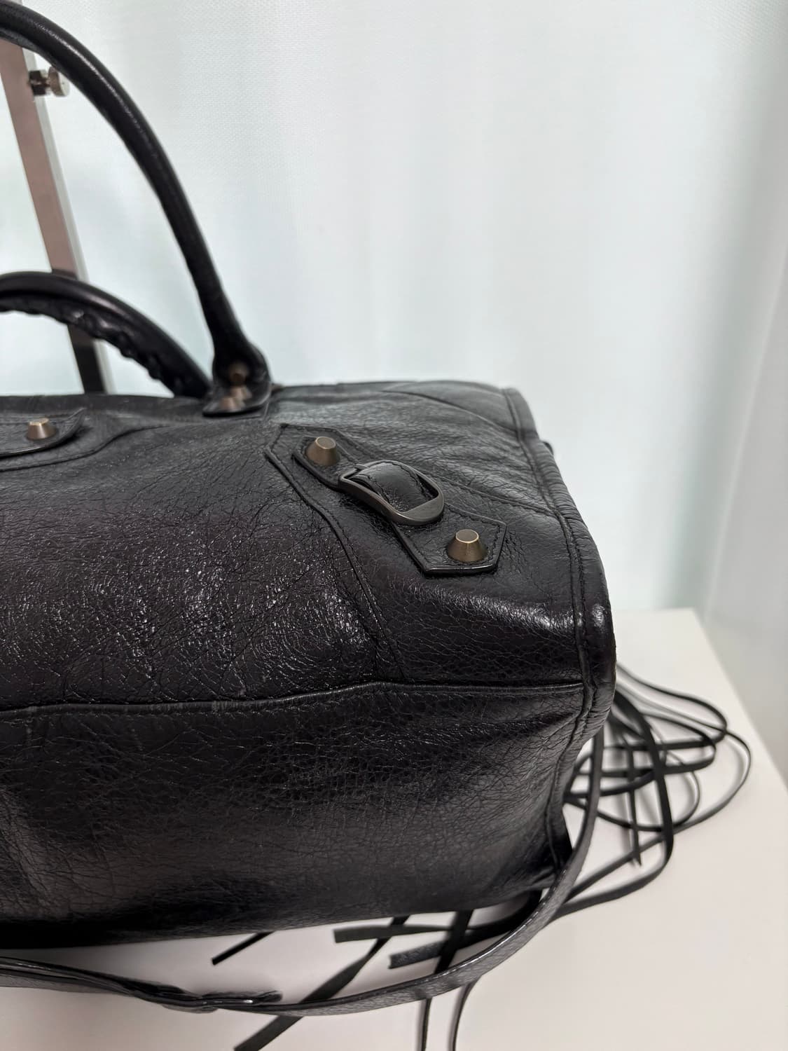 발렌시아가 파트타임 모터백 블랙 상품이미지3