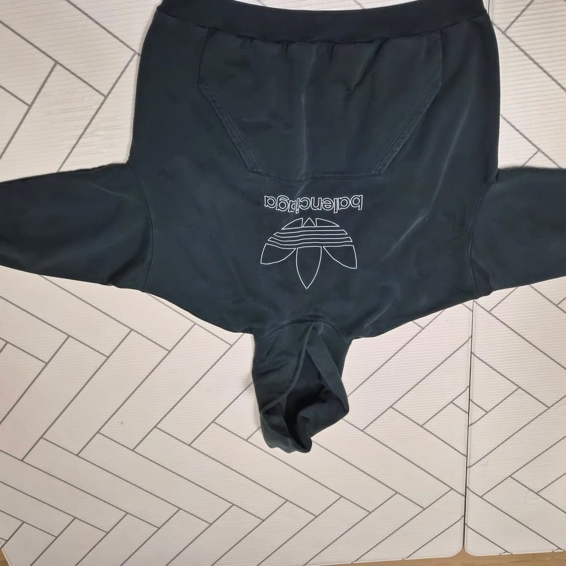 발렌시아가 아디다스 후드티 상품이미지2