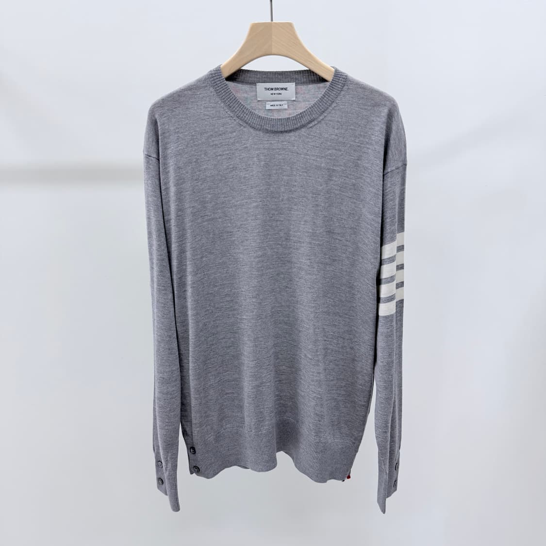 [S+급/5] 톰브라운 사선완장 메리노 울 니트 그레이 상품이미지1