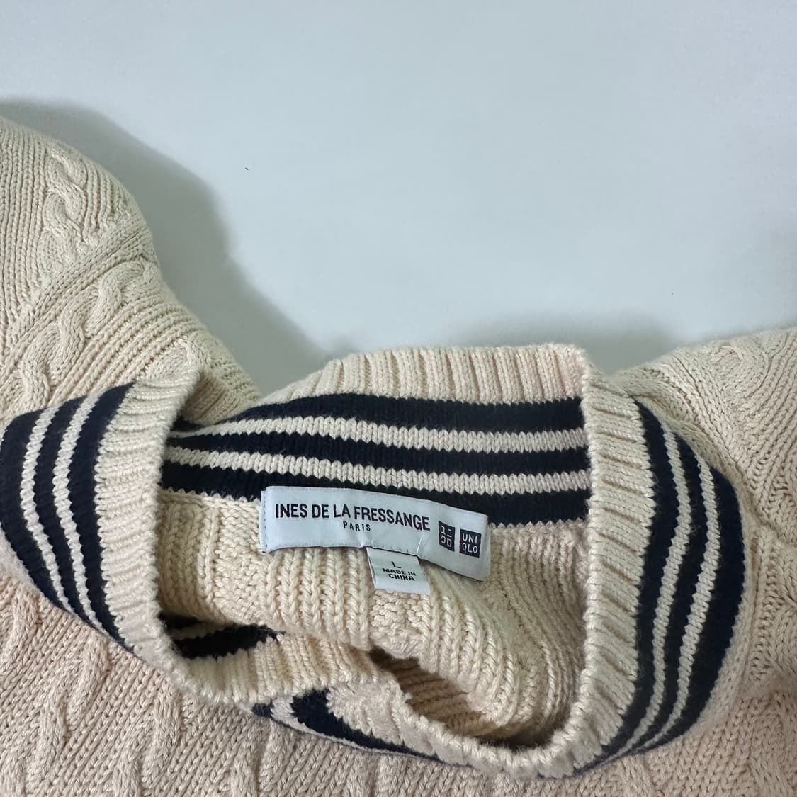 우먼M-L 유니클로 X 이네스 아이보리 브이넥 꽈배기니트 상품이미지4
