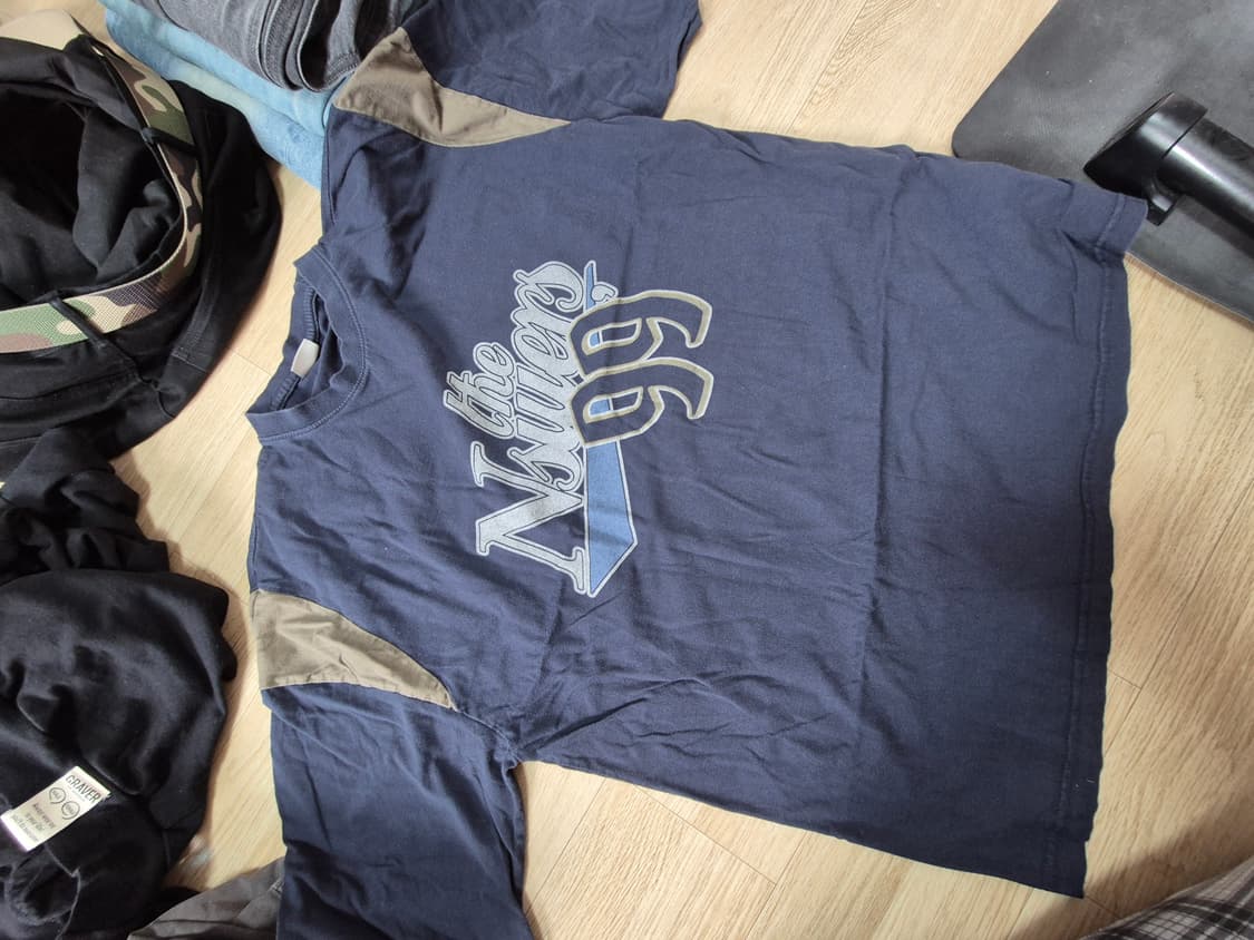 반팔 판매합니다. 상품이미지2