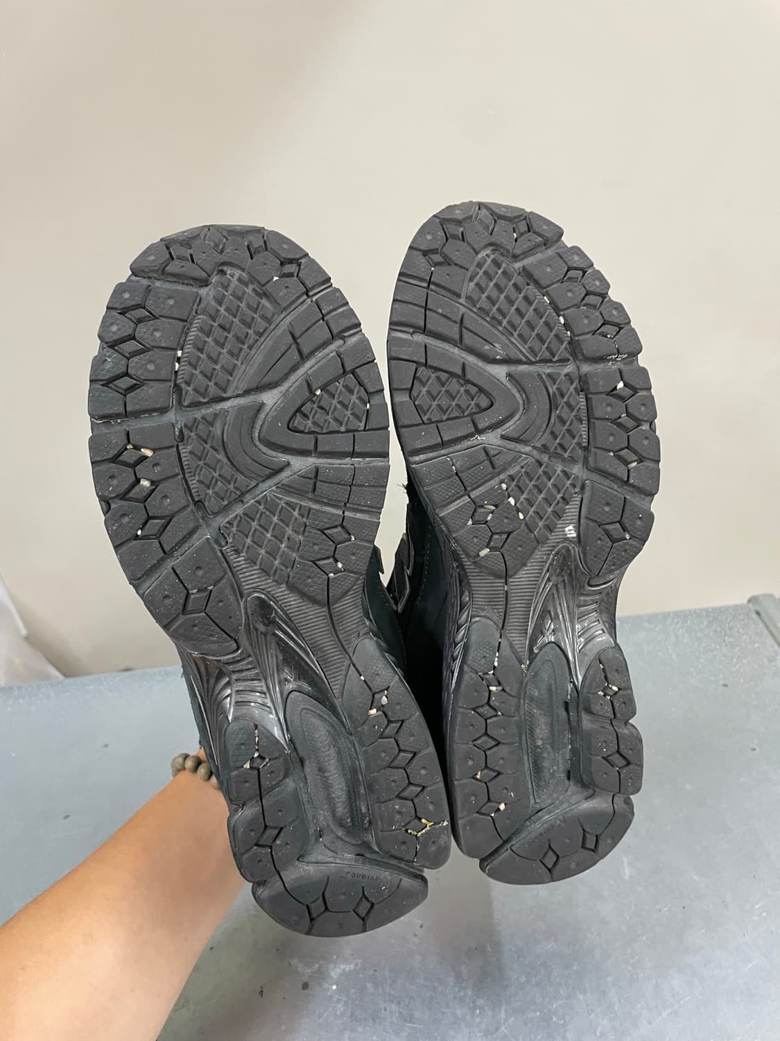 뉴발란스 2002R 블랙 255 상품이미지6