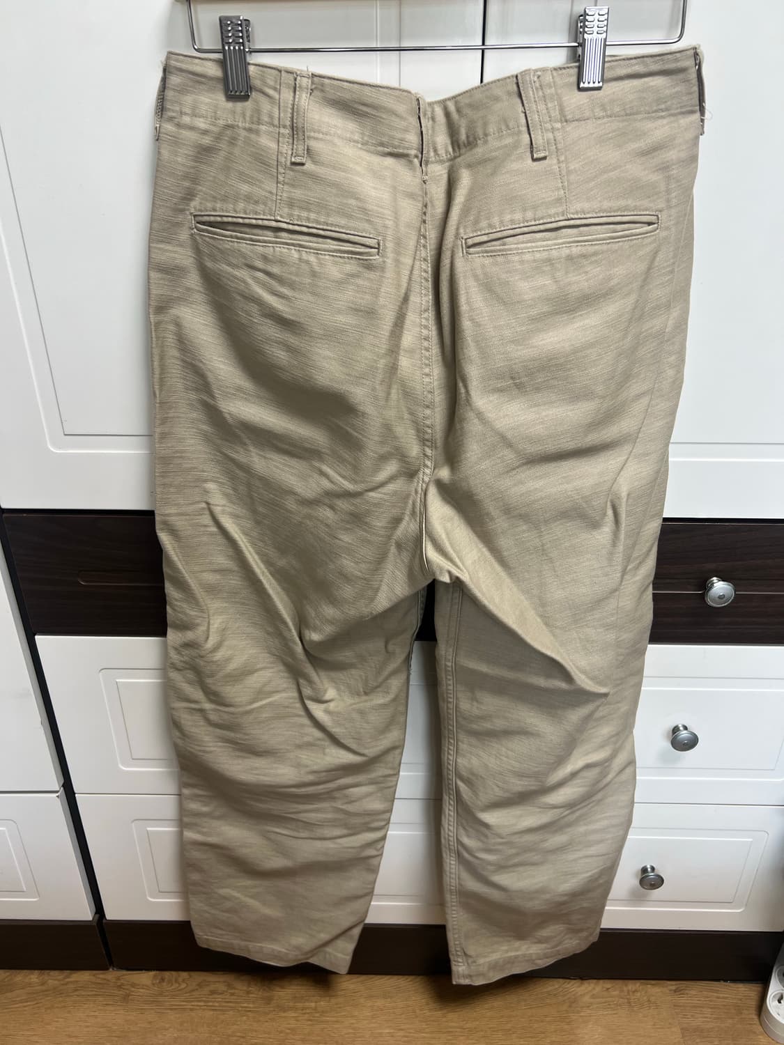 무탠다스/백사틴 테이퍼드 오피서 팬츠/30 상품이미지3