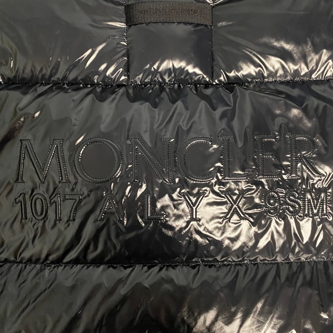 [1] 21FW 몽클레어 알릭스 마호가누스 쇼트 다운 패딩 자켓 블랙 상품이미지9