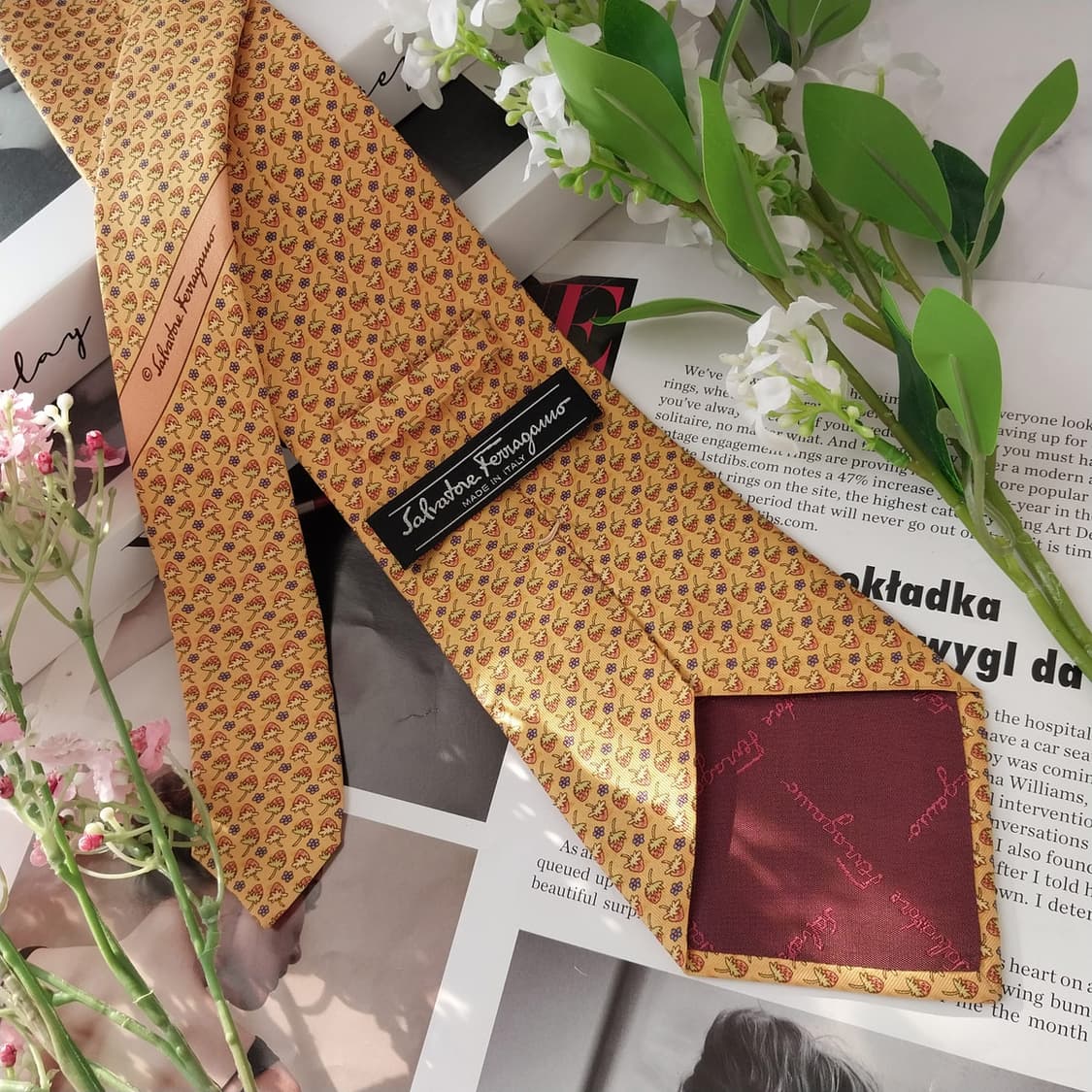 페라가모 실크 옐로우 딸기 패턴 넥타이 9.5cm A+등급 K1632
 상품이미지5