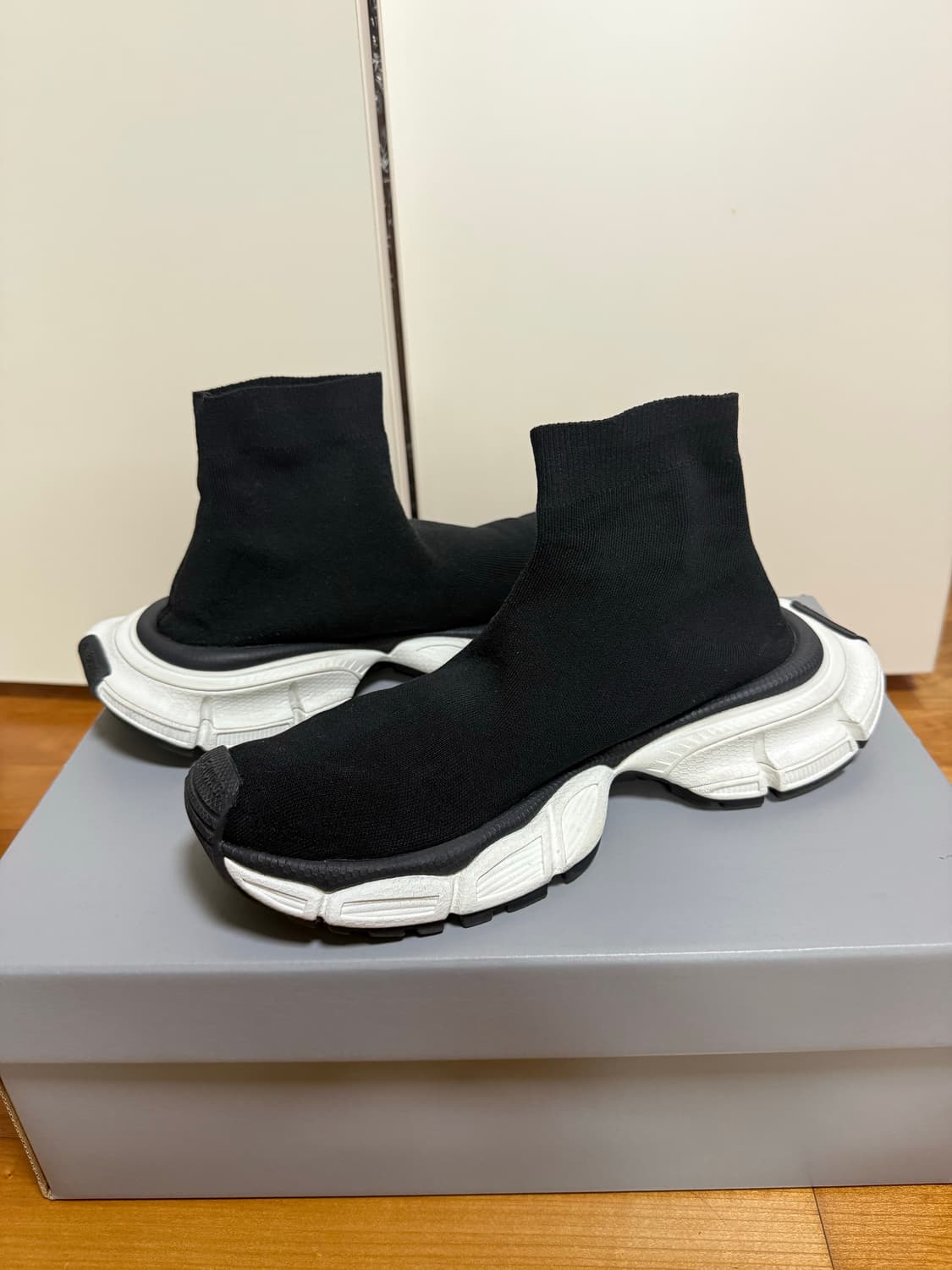 [41] 발렌시아가 3xl 삭스러너 상품이미지4