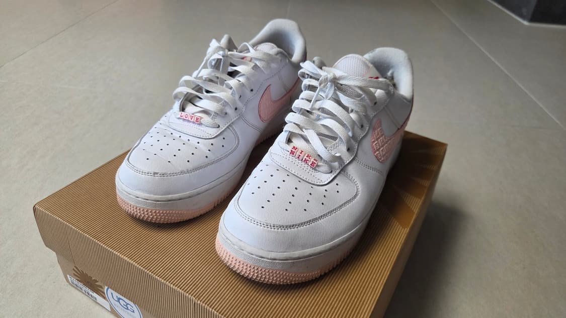 나이키 에어 포스 1 발렌타인데이 2022 상품이미지3