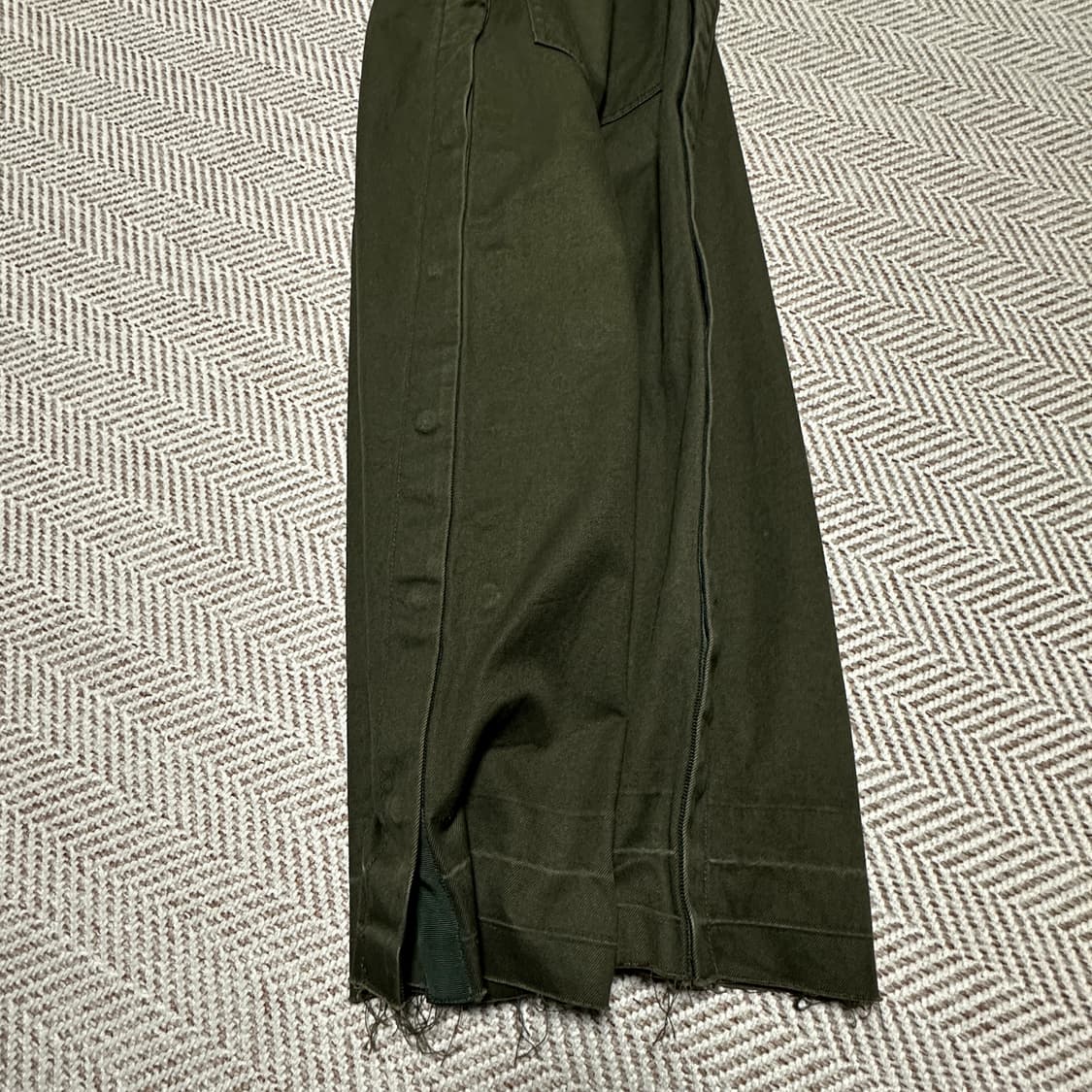 SACAI japan made side button wide pants 상품이미지3