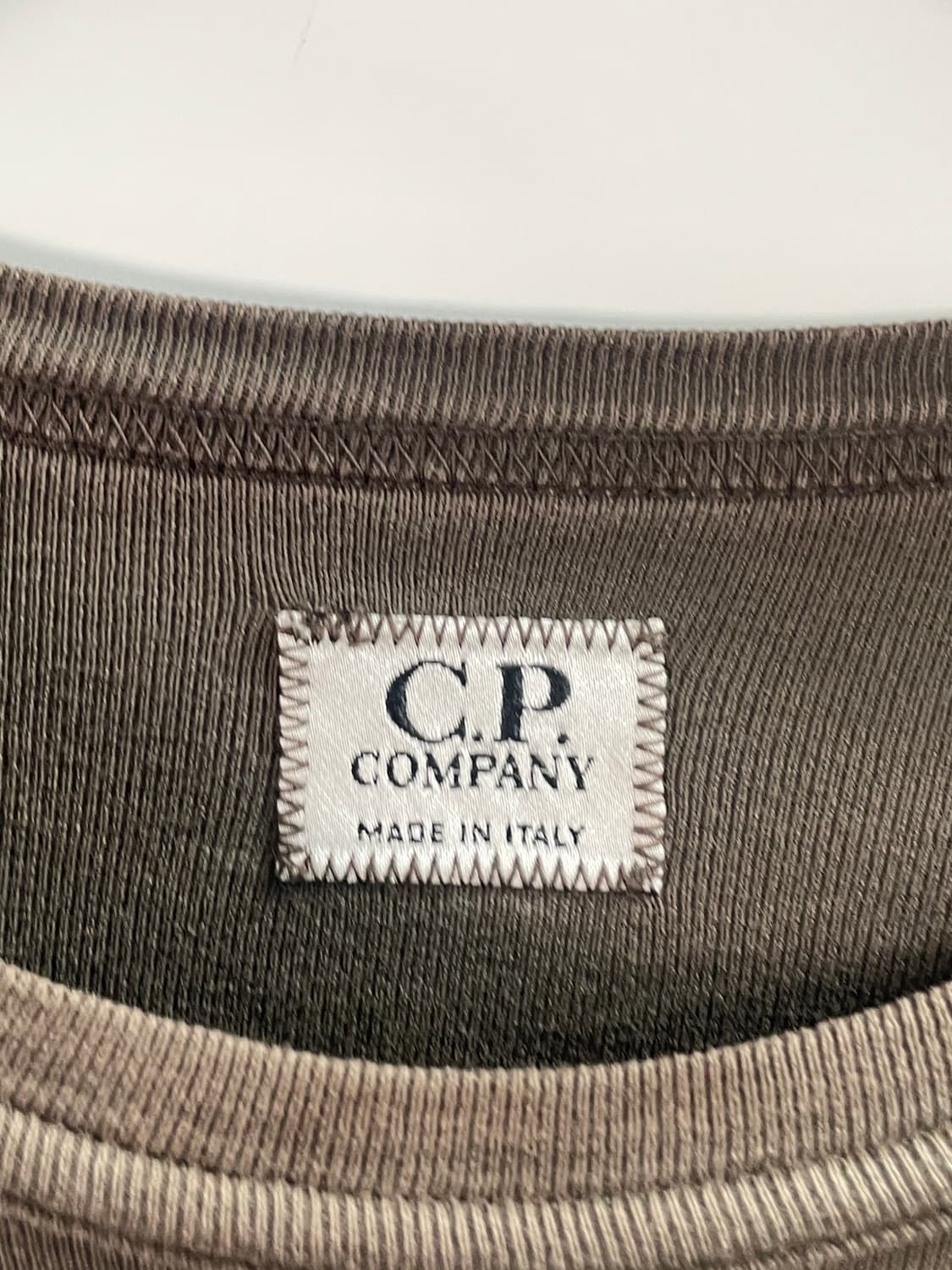 CP 컴퍼니 카키 반팔티   (on.896) 상품이미지6