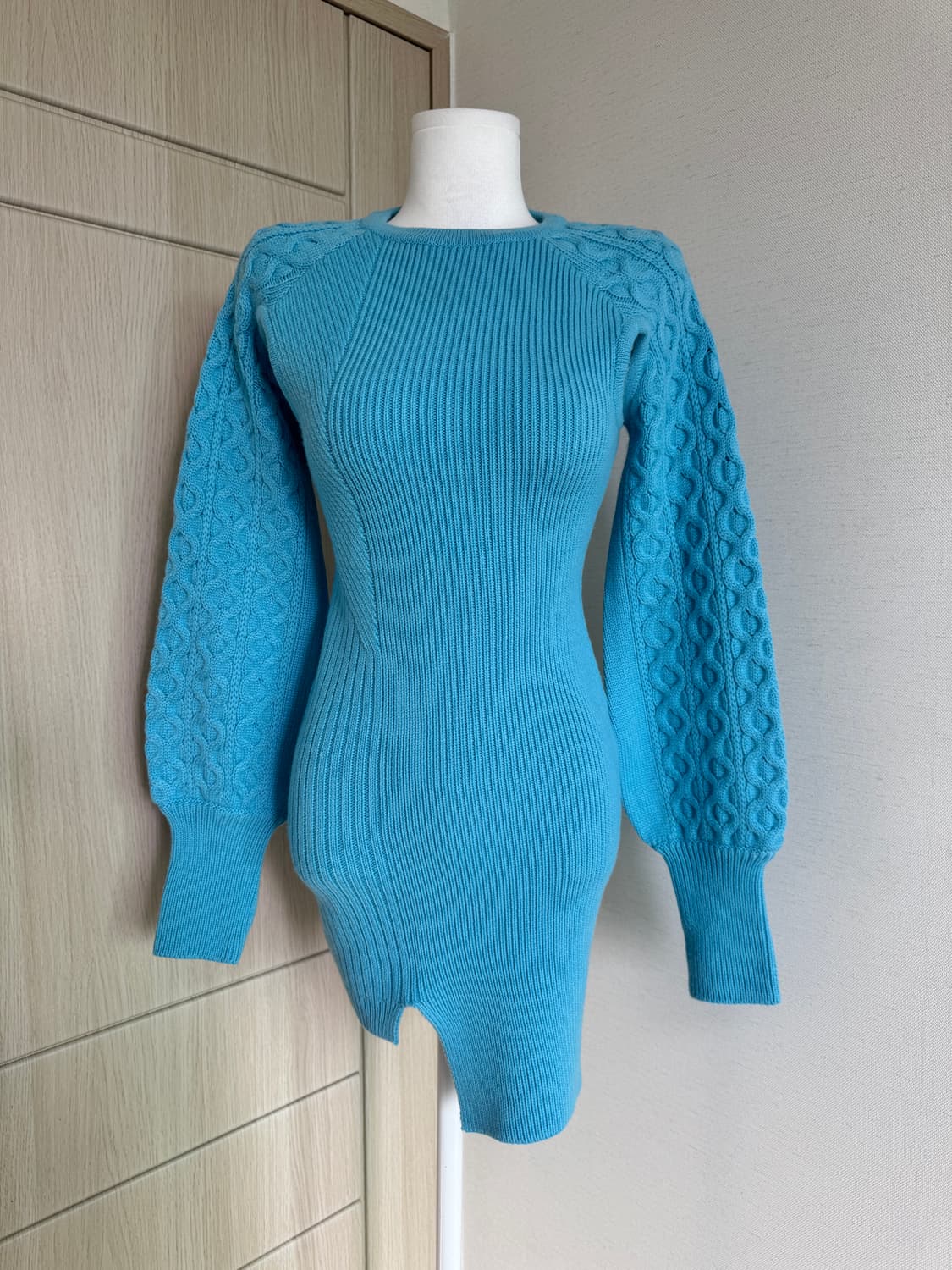 앤더슨벨) 컷아웃 미니 니트 원피스 상품이미지2