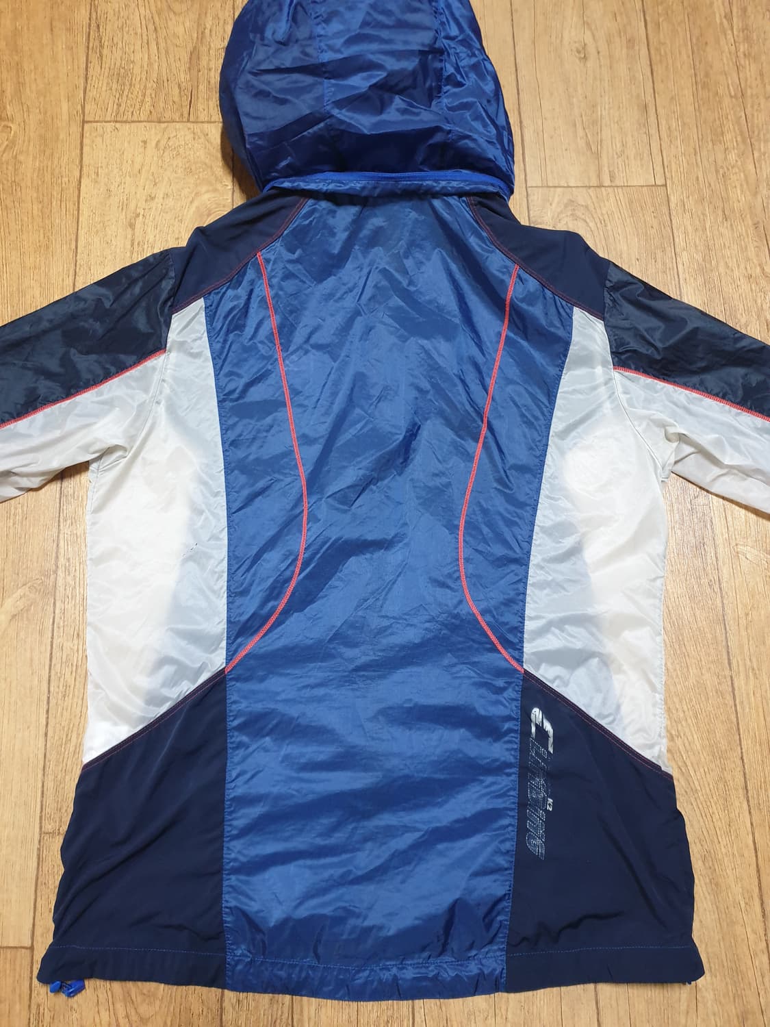 1209 k2 아웃도어 바람막이 95 사이즈입니다 상품이미지5