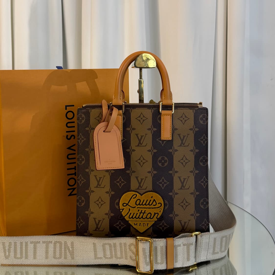 루이비통 니고 모노그램 삭플라 메신저백 상품이미지1