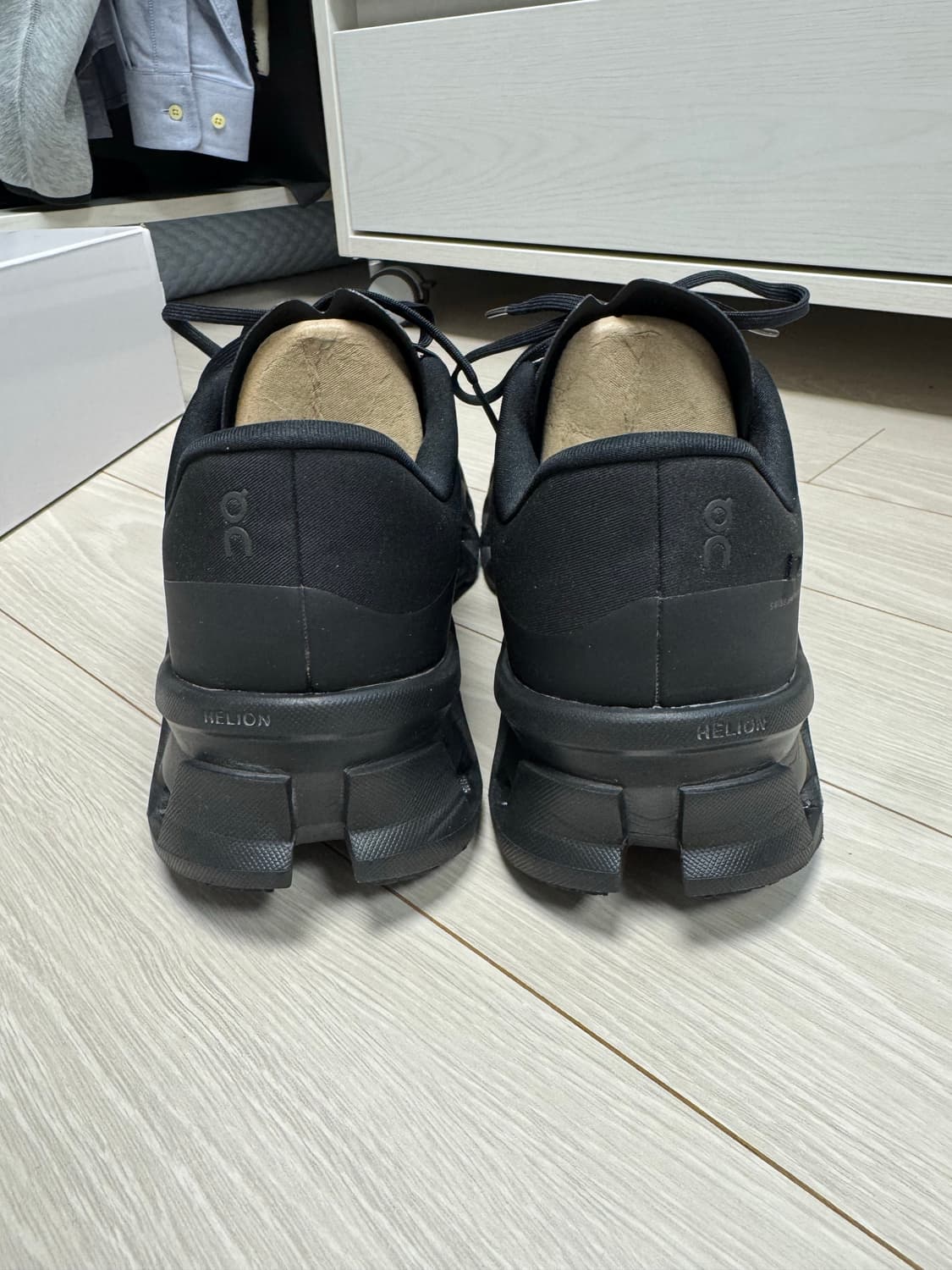 온러닝 파프 클라우드몬스터 블랙 마그마 275 상품이미지5