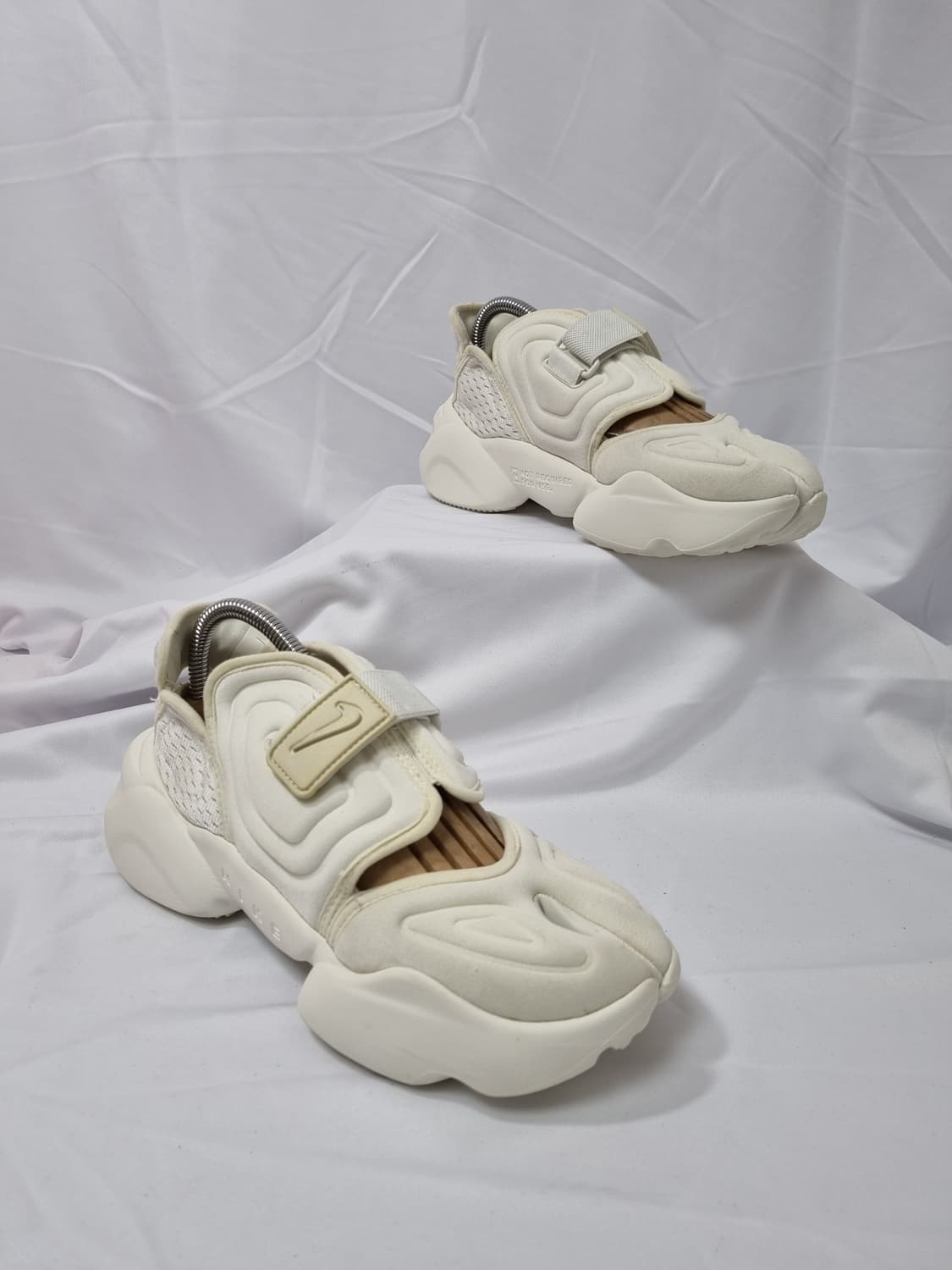 250 나이키 아쿠아 리프트 세일 샌들 화이트 스니커즈 상품이미지3