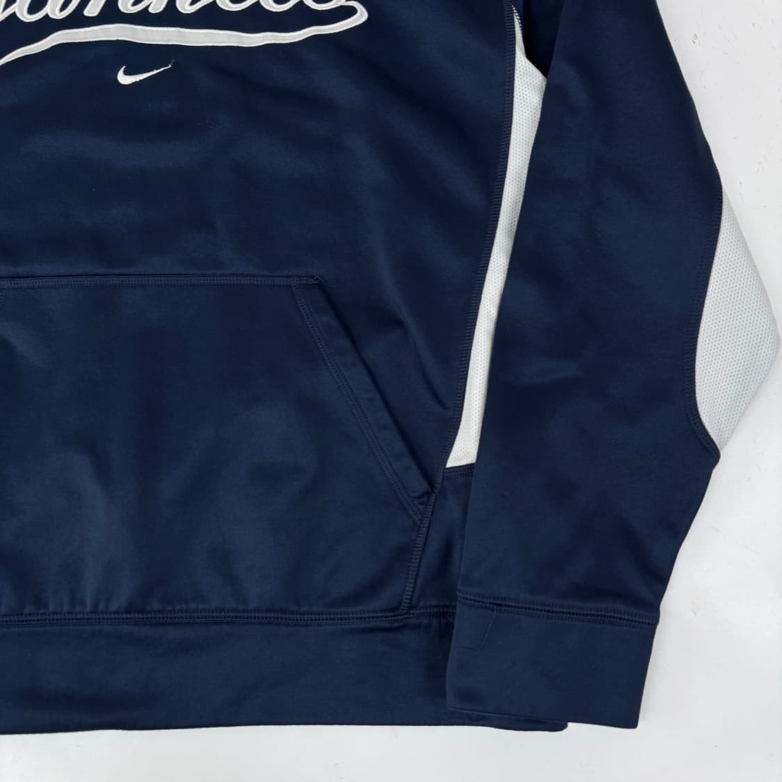 나이키 X 양키즈 써마핏 후드티  상품이미지3