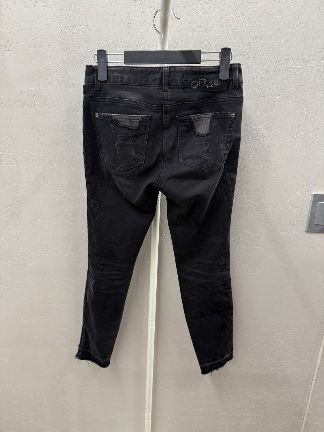 오브제 아카이브24 사이드 디테일 블랙 스키니진 상품이미지4