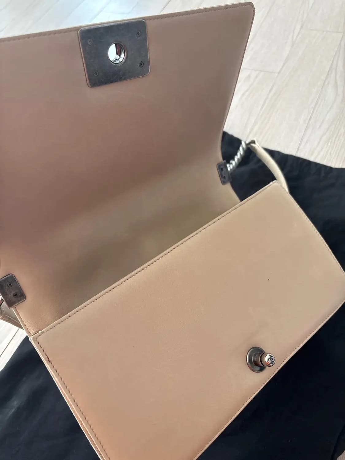 샤넬 보이백 미듐 베이지 상품이미지6