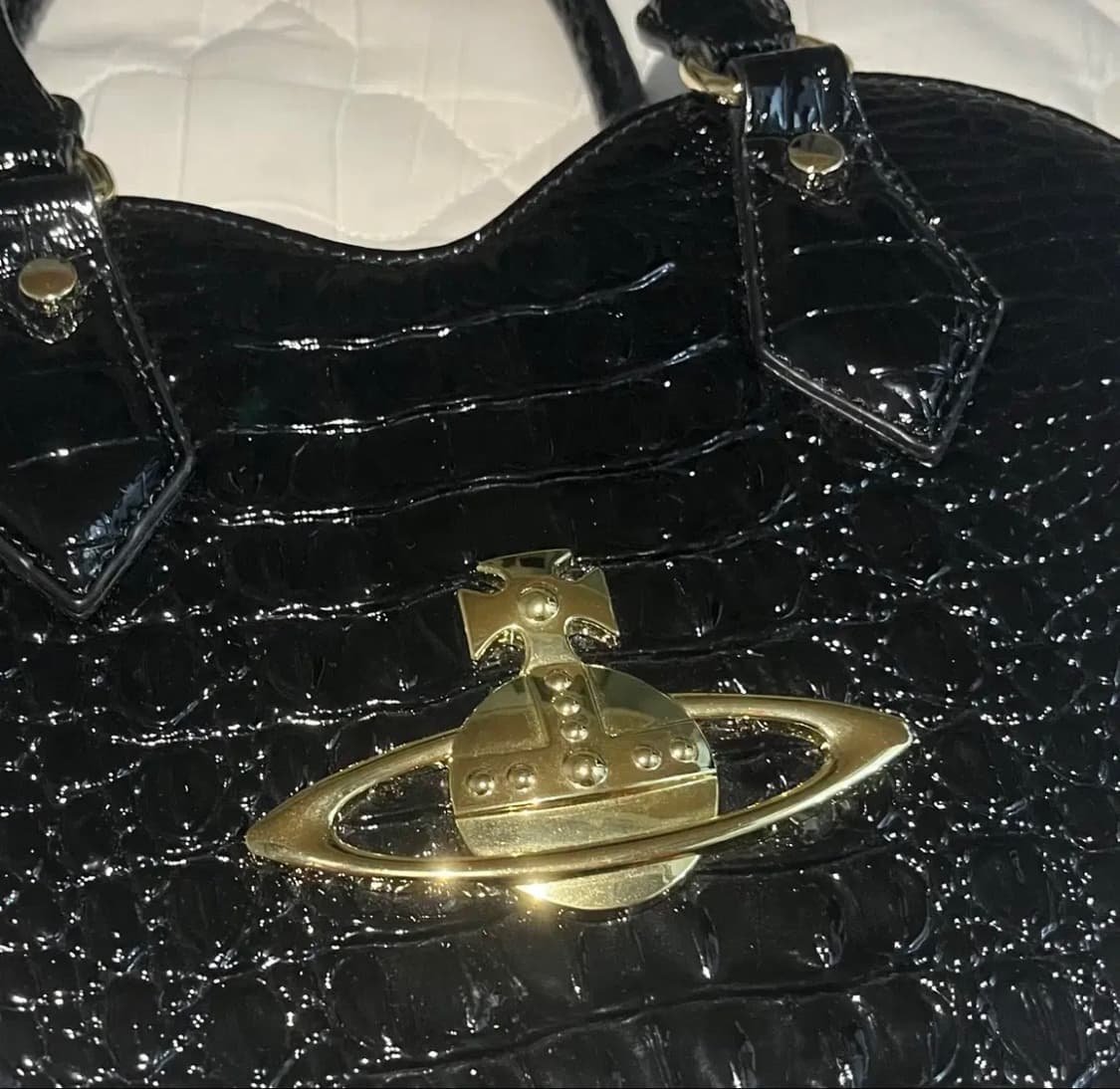 비비안웨스트우드 블랙 하트백 크로커다일 상품이미지2