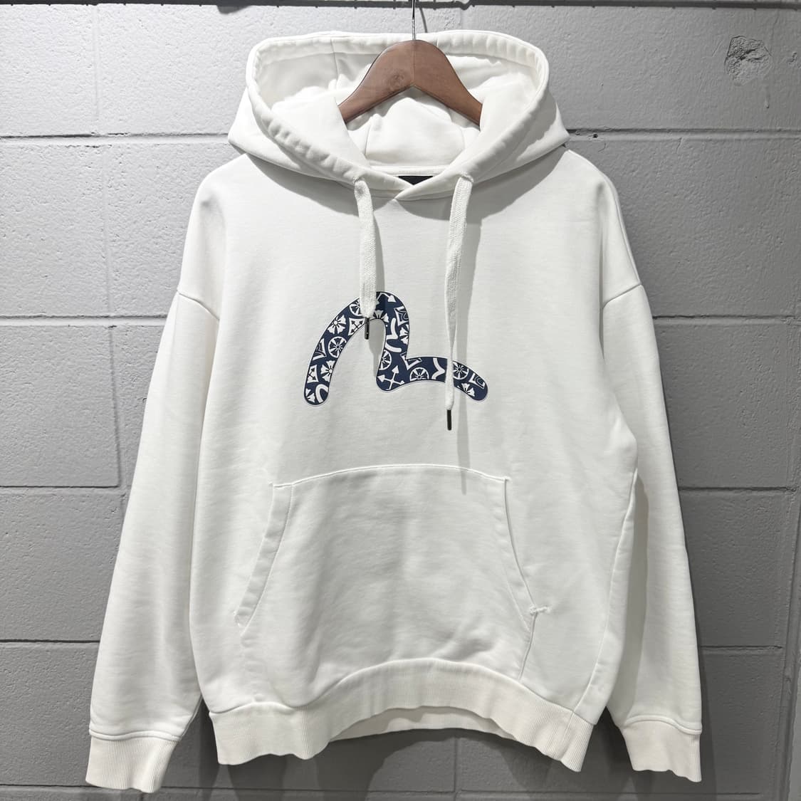 에비수 로고 후드티 화이트 상품이미지1