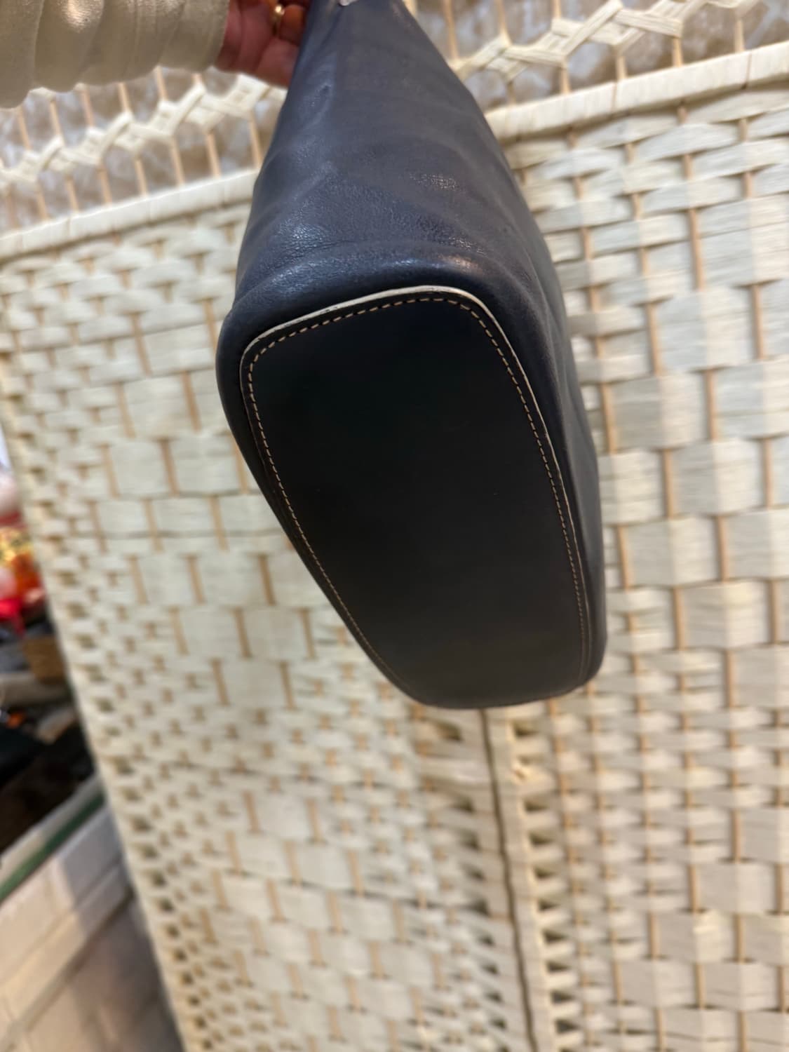 정품 로에베 쇼퍼백 팝니다 상품이미지6