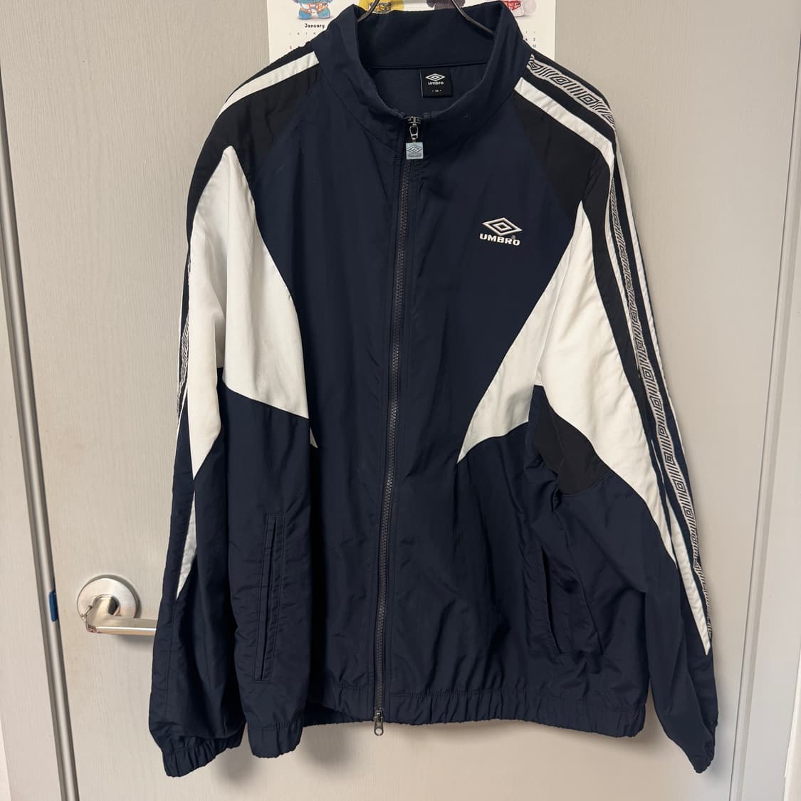 엄브로 UK 헤리티지 ver.2 스텐넥 자켓 딥네이비 상품이미지2