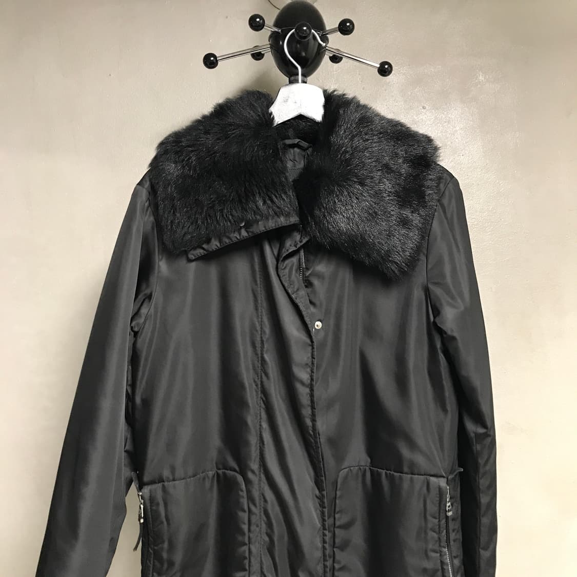 프라다 블랙 퍼 코트 40(W) 상품이미지2