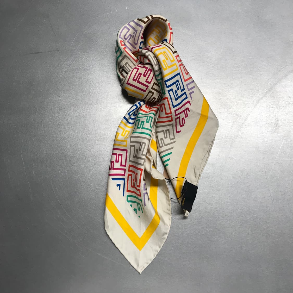 펜디 로고 실크 스카프 상품이미지1