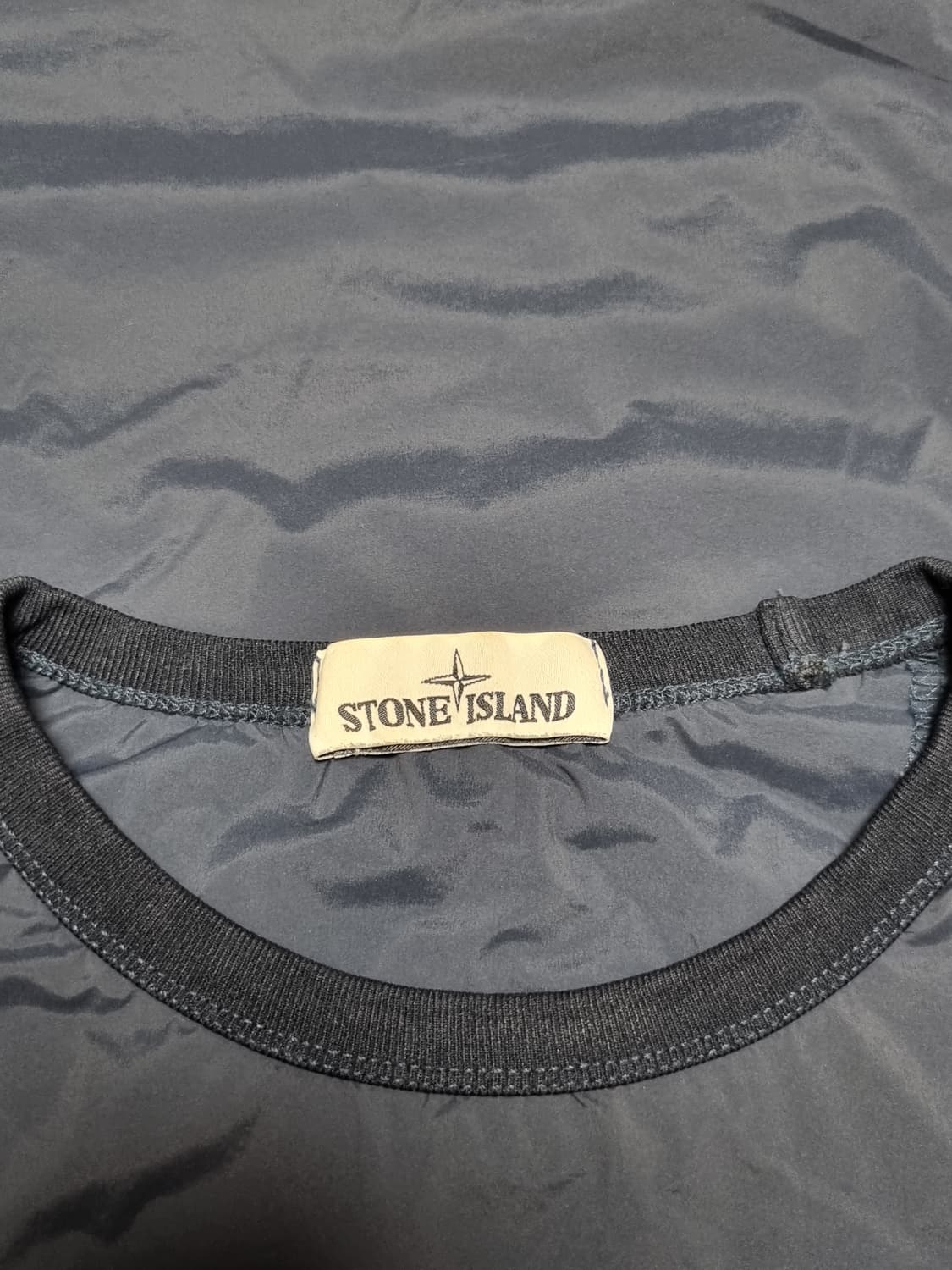 스톤아일랜드 스킨터치 나일론 맨투맨 상품이미지3