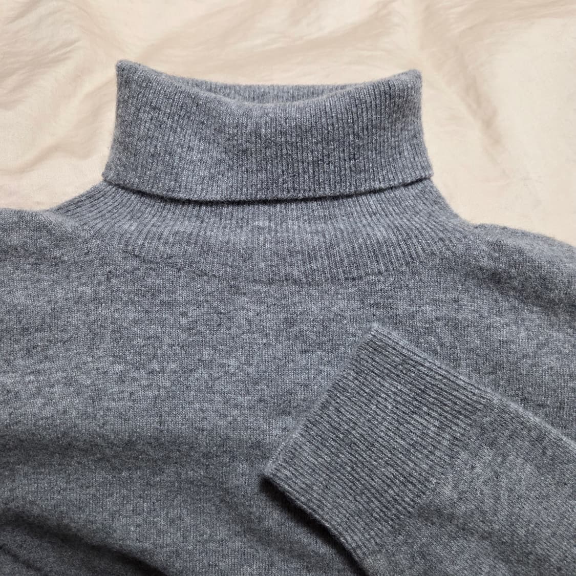 [1] 스테디에브리웨어 릴렉스드 울 캐시미어 터틀넥 니트 그레이 멜란지 상품이미지4