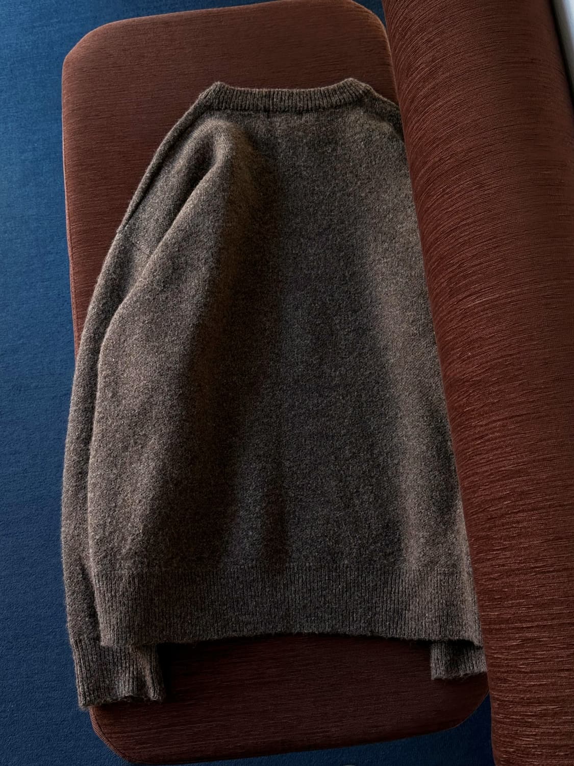 Cloudy fabric crew neck knit P/O 상품이미지6