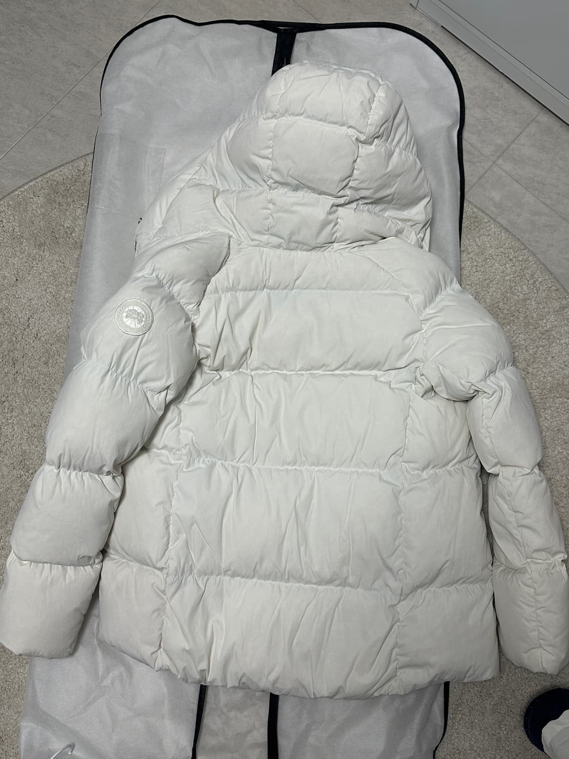 화이트 색상 캐나다구스 멀로우 여성 패딩 XS 상품이미지4