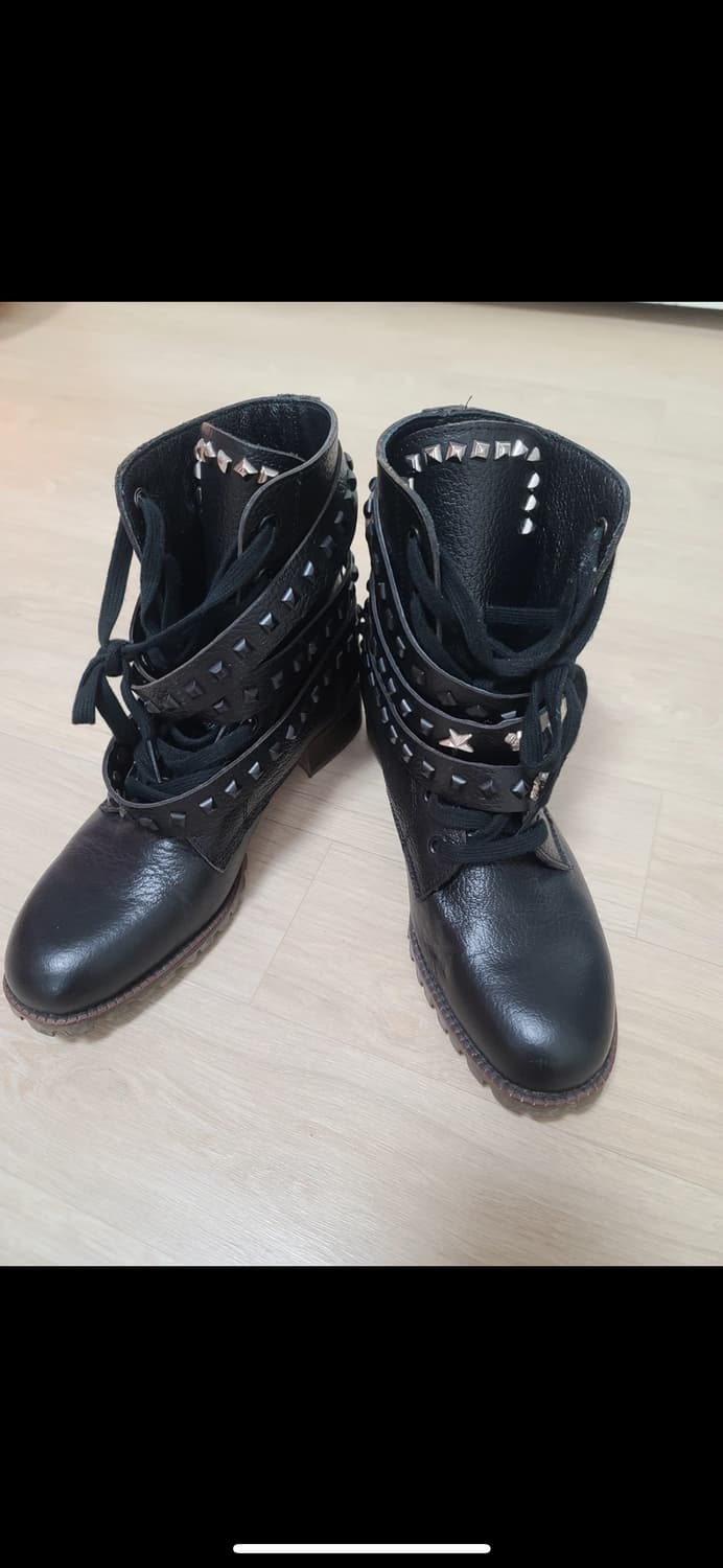 슈콤마보니 스터드 스트랩 하이탑 부츠 상품이미지1