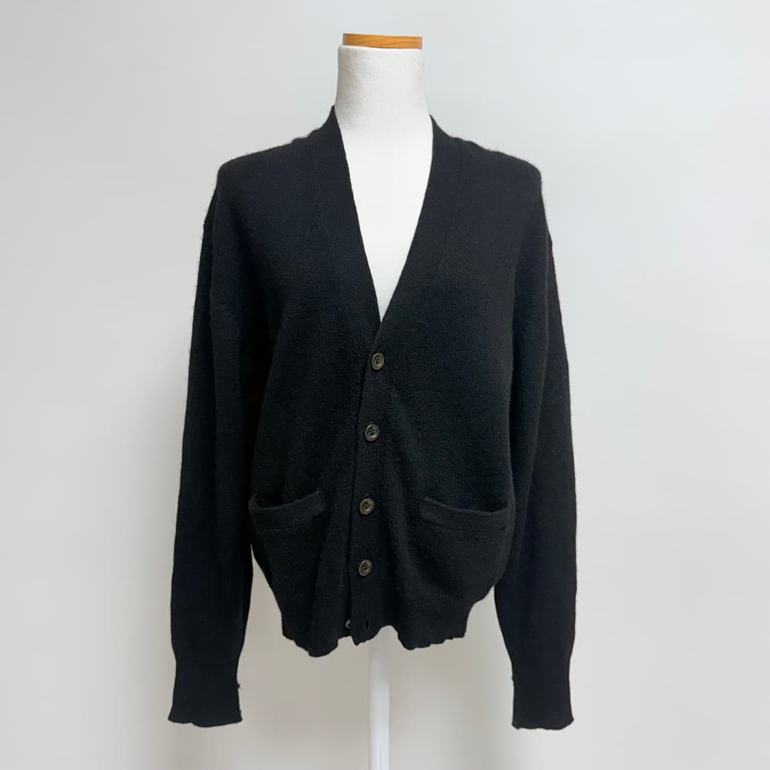 [캐시미어 100%] 블랙 브이넥 가디건 M 상품이미지1