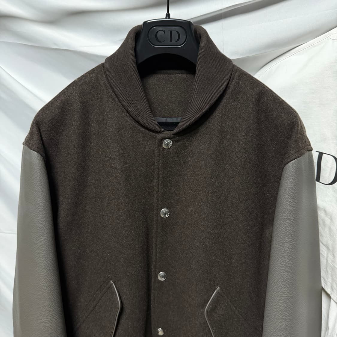 [S+급/52] 디올 1947 레터링 스타디움 바시티 자켓 풀구성 상품이미지4