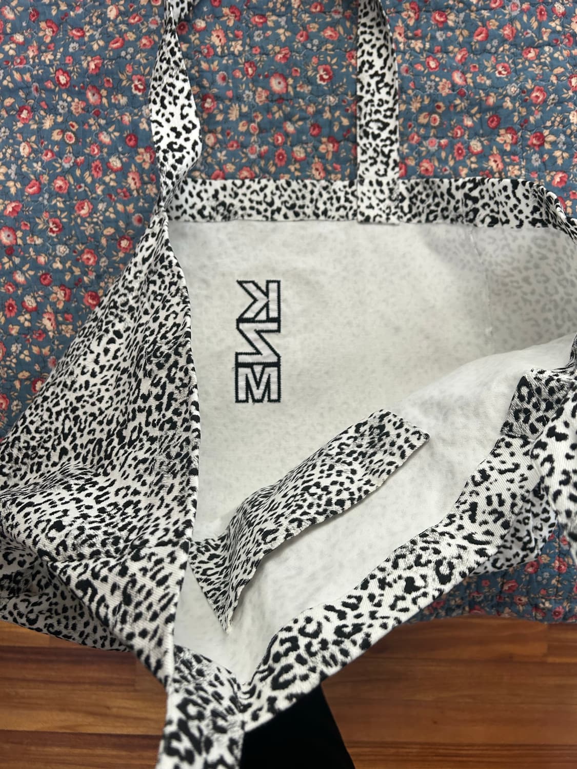 KZM 레오파드 토트백 1회착 상품이미지3