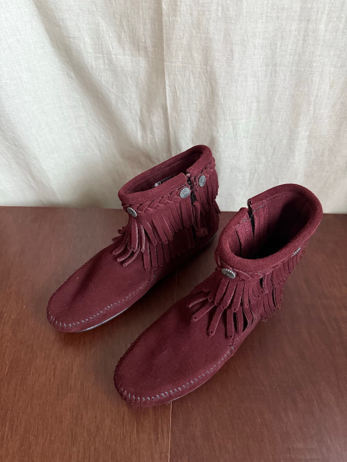 MINNETONKA fringe suede boots 상품이미지3