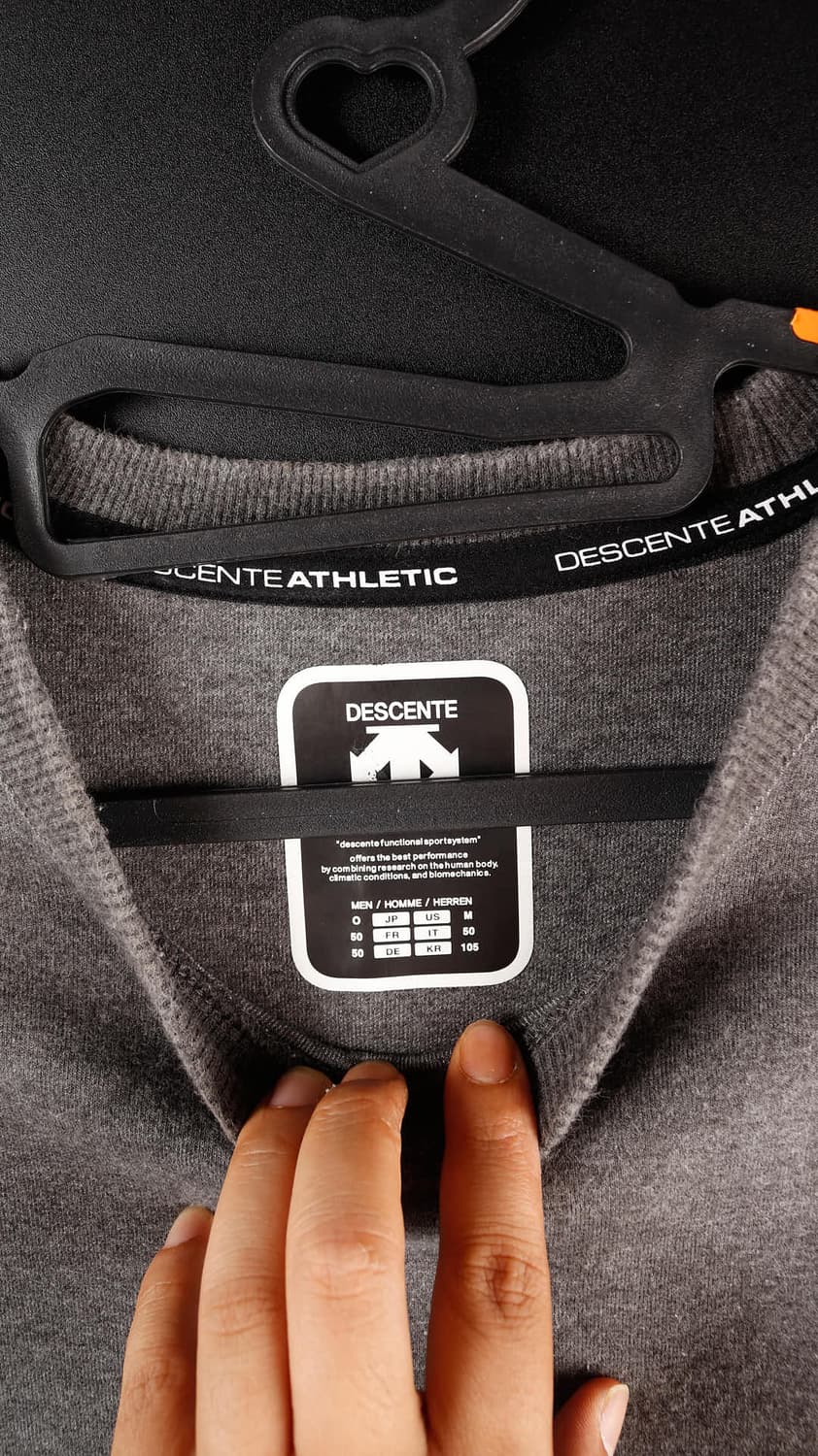 데상트 그레이 맨투맨 상품이미지5