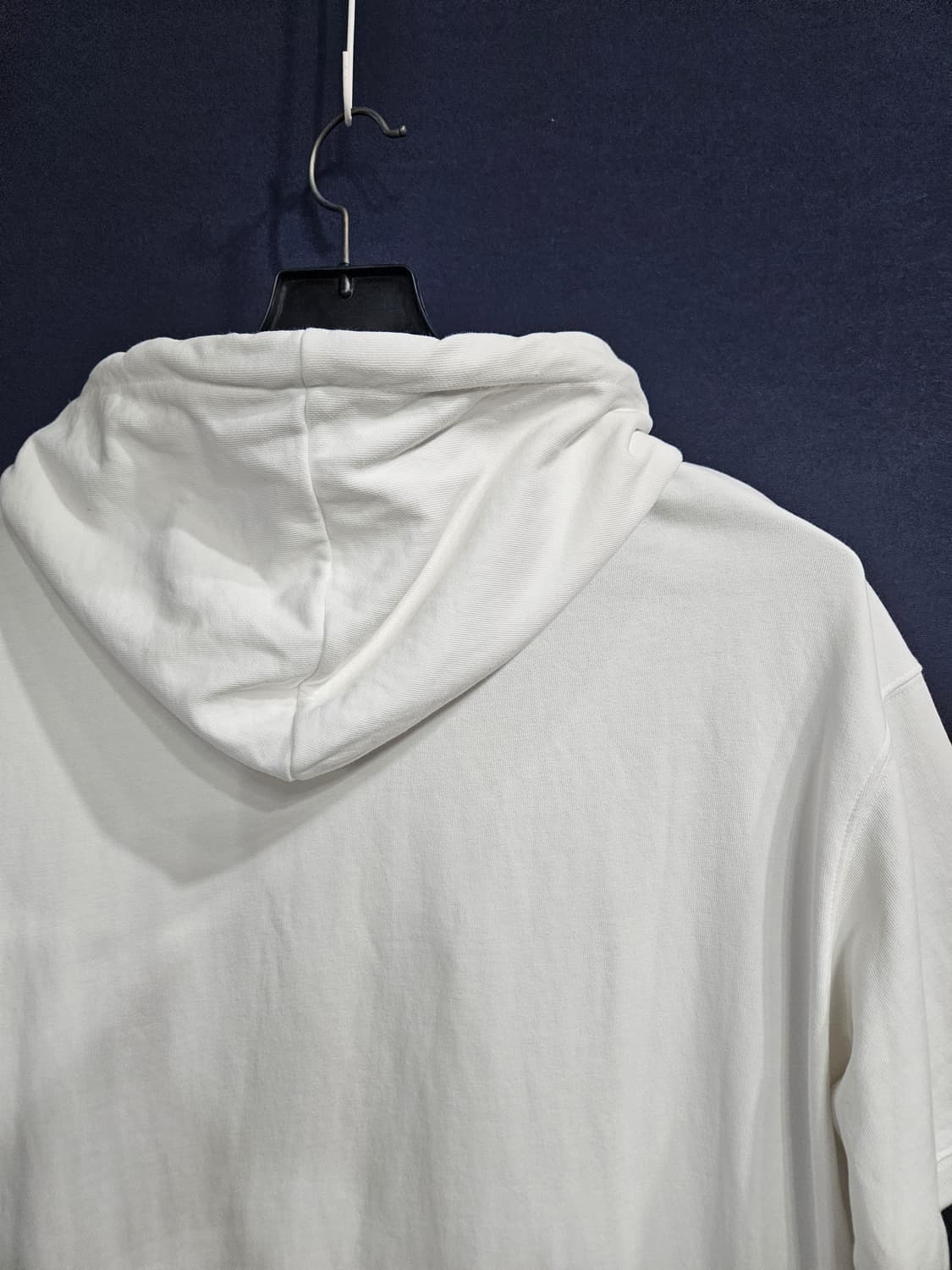 헤지스 화이트 남성 세미오버핏 100 반팔 후드티  상품이미지8