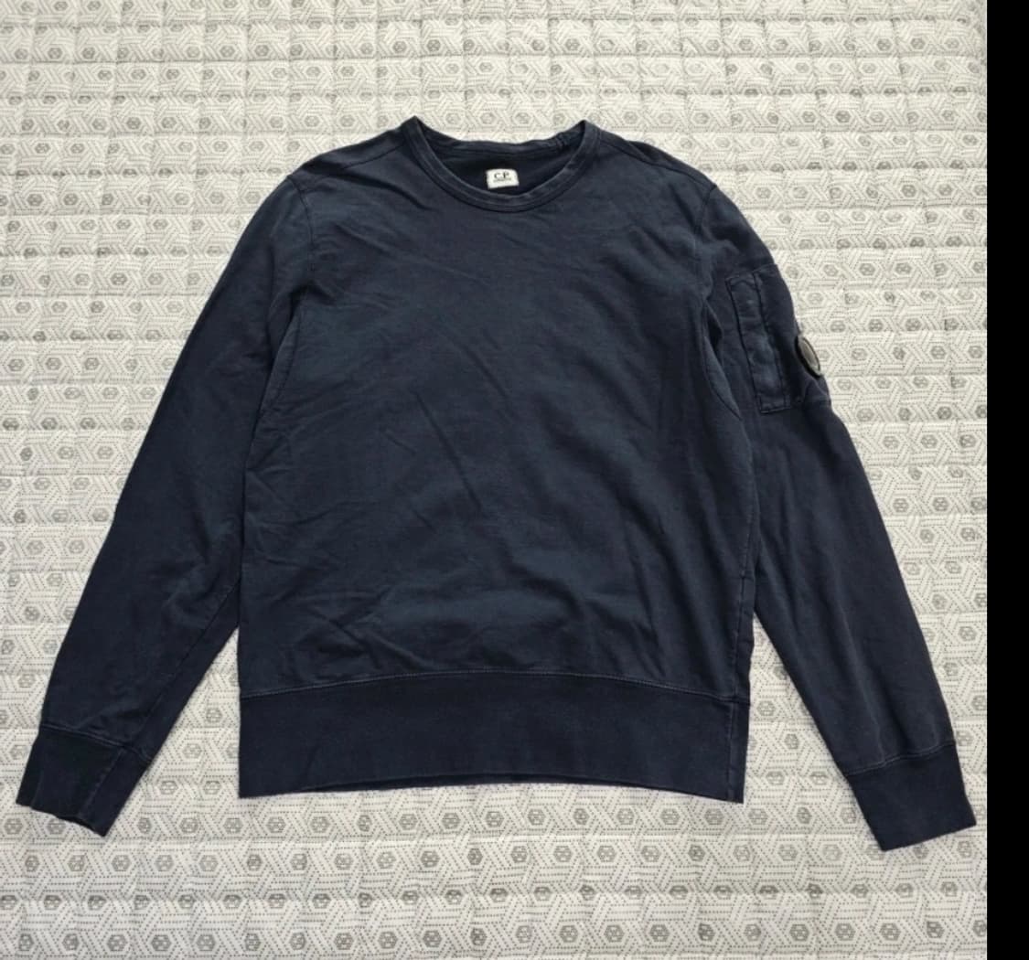 씨피컴퍼니 CP컴퍼니 네이비 맨투맨 L 상품이미지2