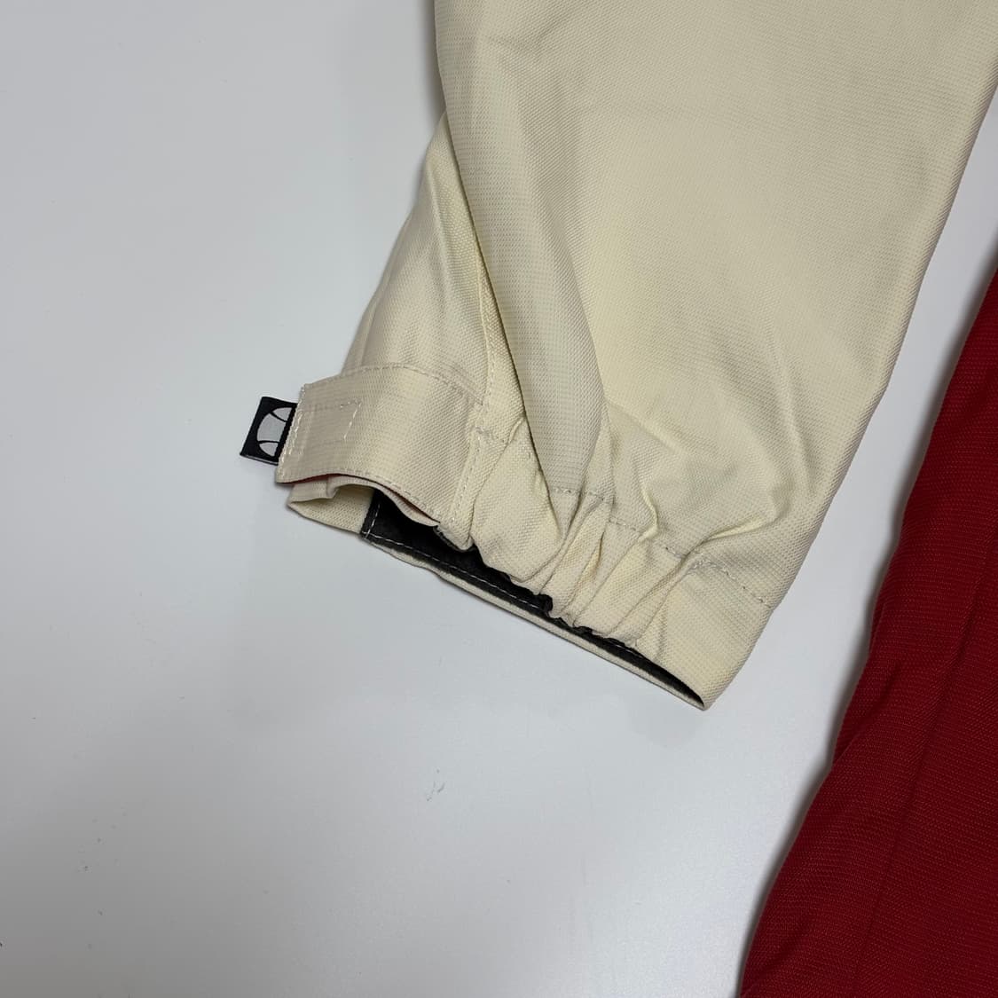 엘레쎄 하프볼 투톤 후드 윈드브레이커 상품이미지4